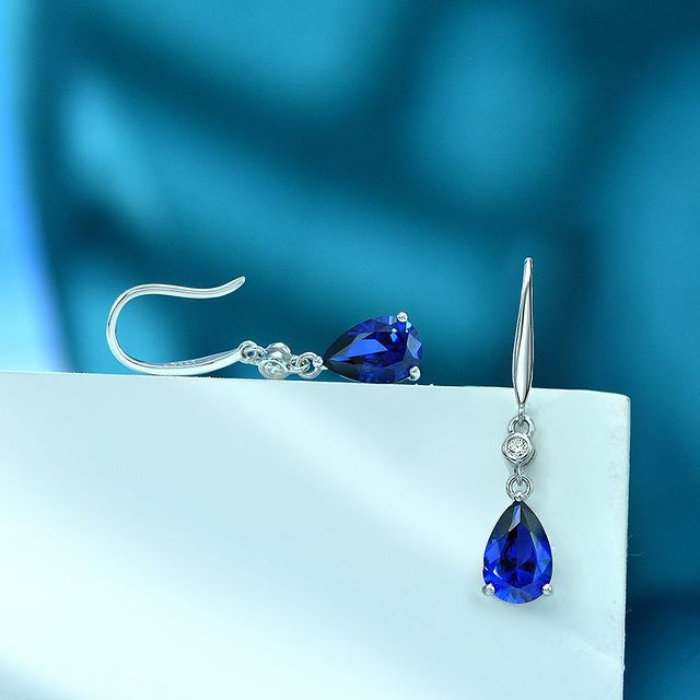 Boucles d'oreilles percées goutte d'eau bleu saphir décent 💎