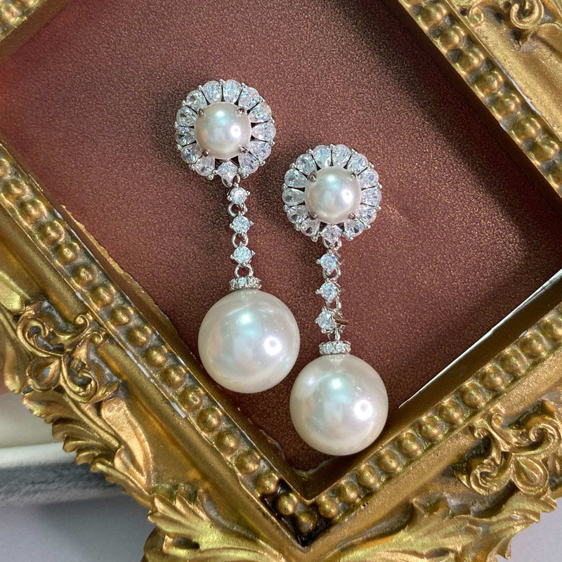 Boucles d'oreilles percées classiques en perles rondes et diamants blancs💎