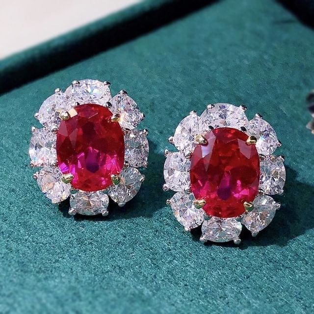 Boucles d'oreilles ovales percées classiques en rubis rouge💎